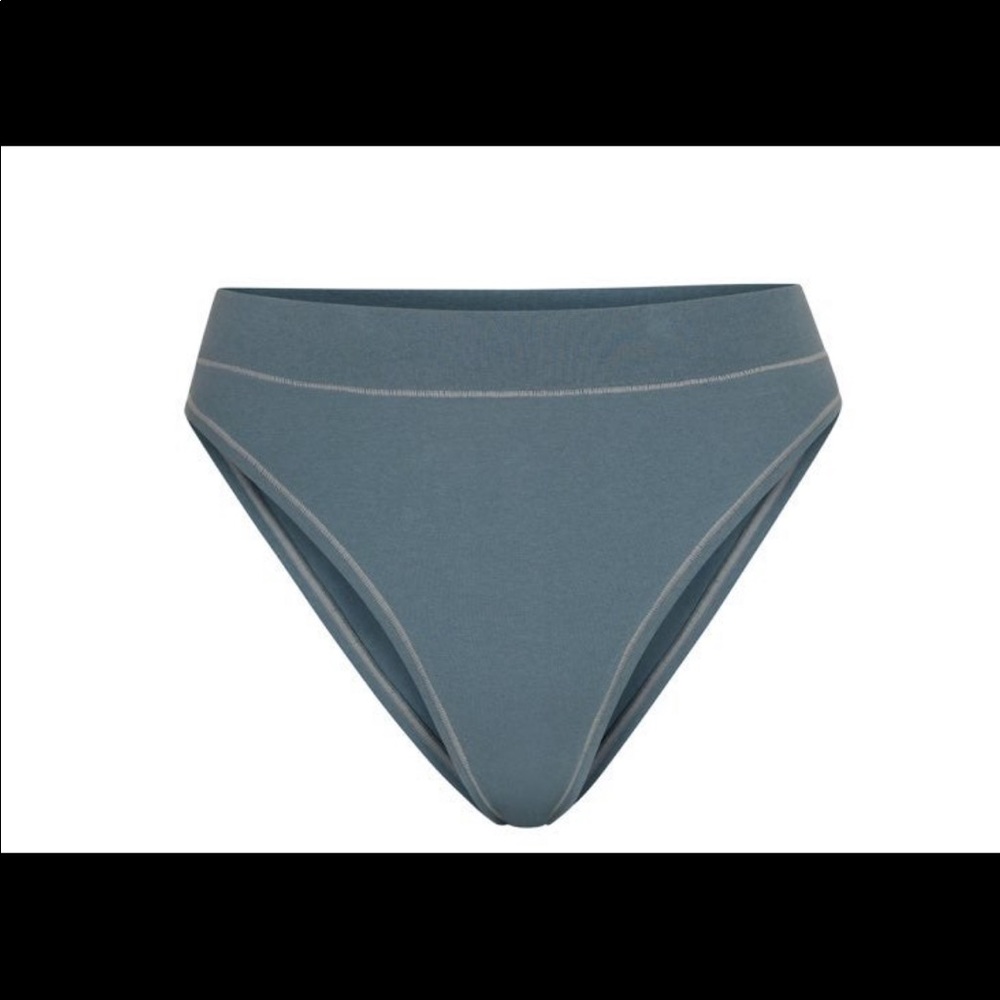 SKIMS Cotton Jersey Cheeky Tanga size L